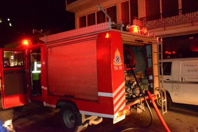Καλαμάτα: Περιέλουσε με βενζίνη τη γυναίκα του και την πυρπόλησε – Δίνει μάχη για τη ζωή της
